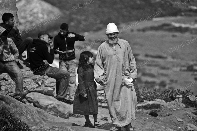 Petite fille et grand-père, Maroc